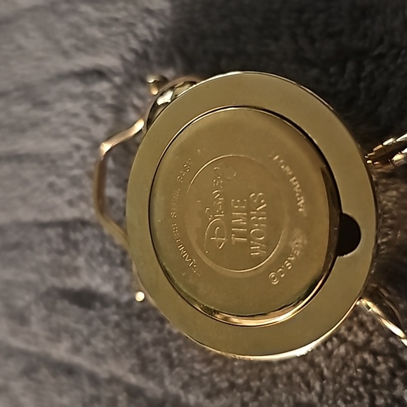 VINTAGE MINIATURE DISNEY GOLD DESIGN DESK CLOCK  COLLECTIBLE TESTED - Picture 3 of 6